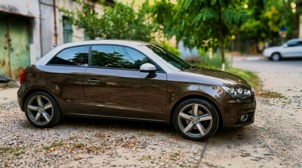 Audi A1 срочно продам
