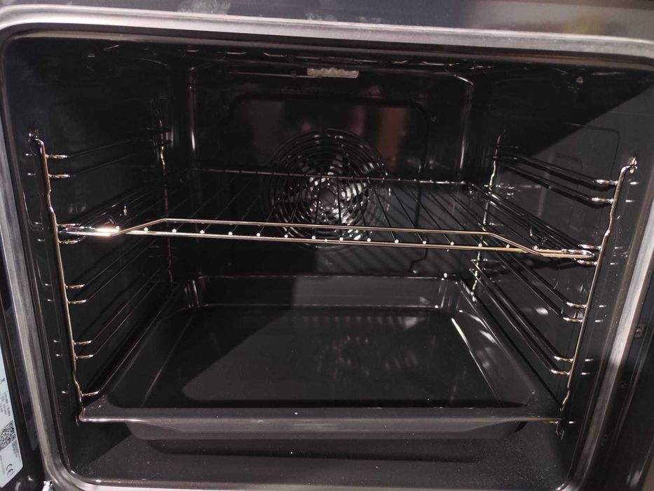 Piekarnik Hisense BI61111AX