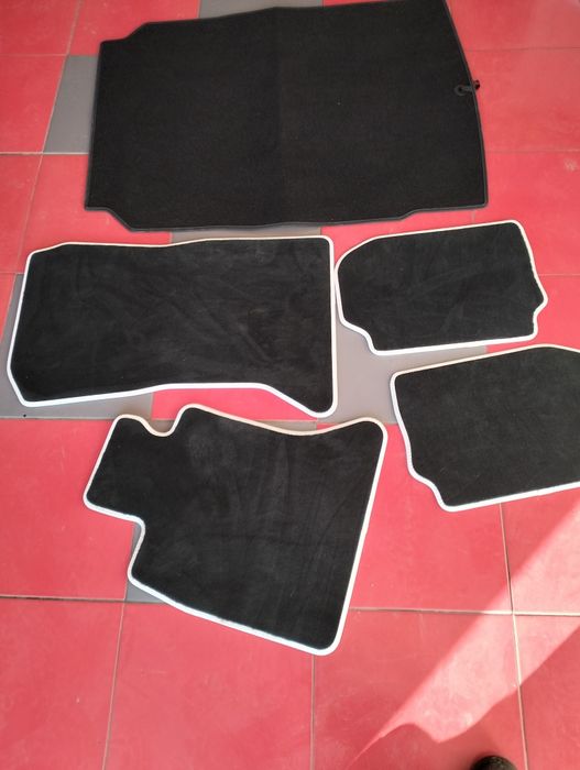 Dywaniki welurowe - materiałowe BMW F10