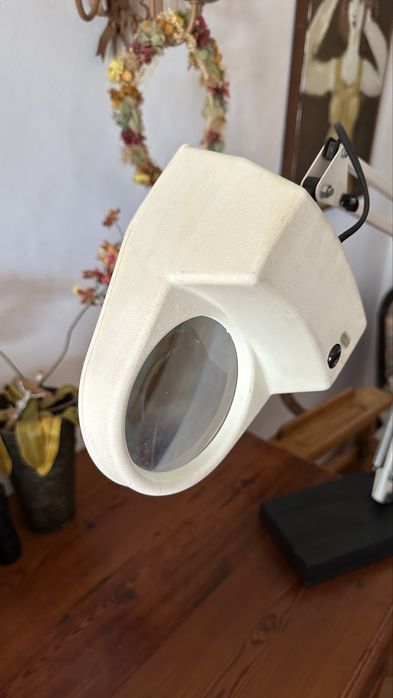Candeeiro com lupa - ideal para trabalhos manuais