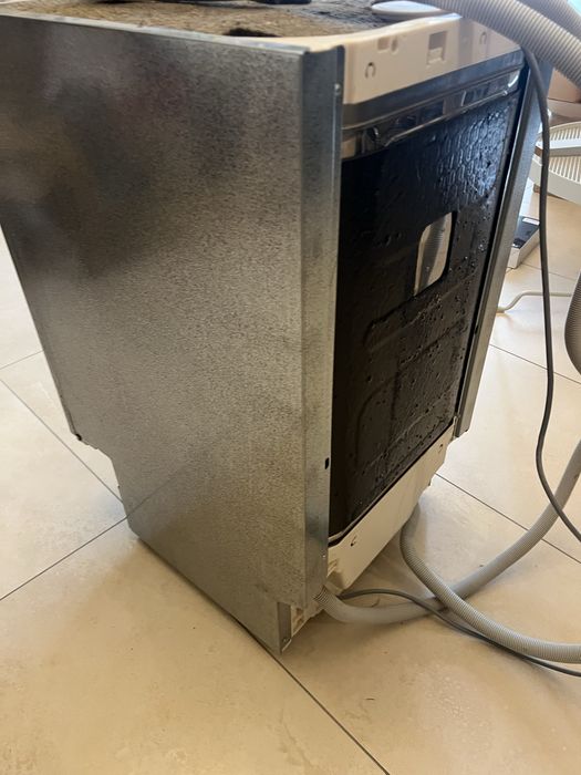 Посудомийна машина AEG F88400VI0P під ремонт