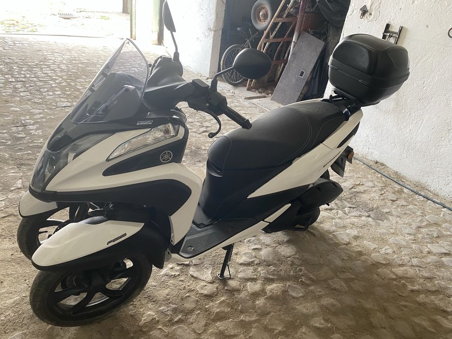 TricityYamaha 125 com 2100Km