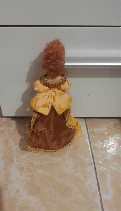 Dama de Época em porcelana Mathilde de la Mole