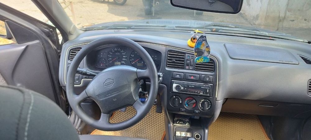Продам Nissan p11