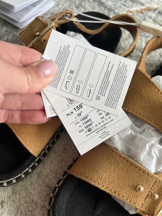 Босоніжки шкіряні сандалі для дівчинки zara reserved Нові