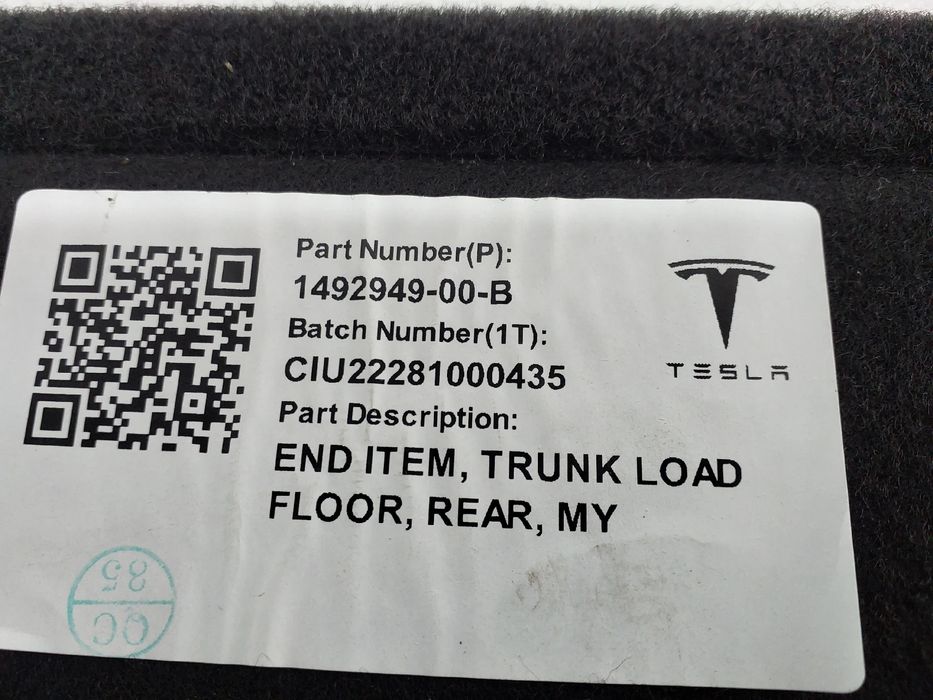 Cobertura inferior/ tapete / alcatifa da mala TESLA Model Y (5YJY)