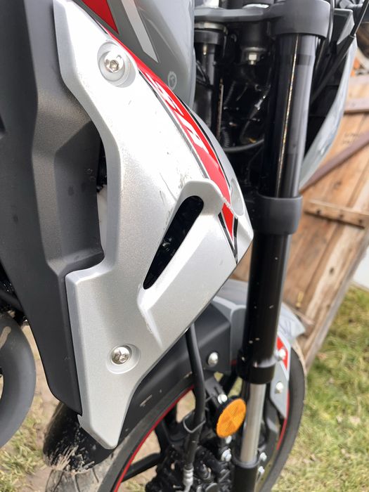 боковий пластик та обід фари на lifan sr 220