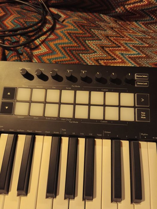 Teclado Midi Novation LauchKey 25