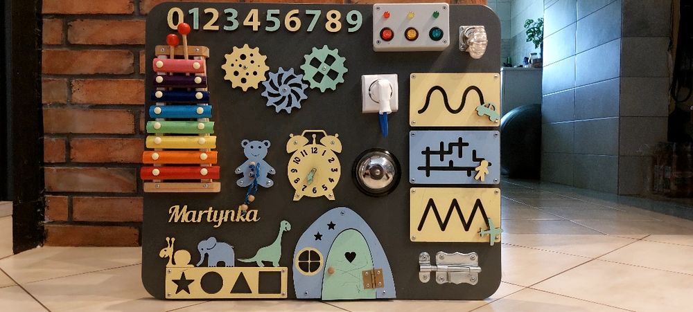 Tablica edukacyjno sensoryczna