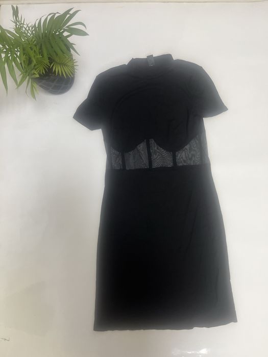 Czarna damska sukienka z wycięciami M