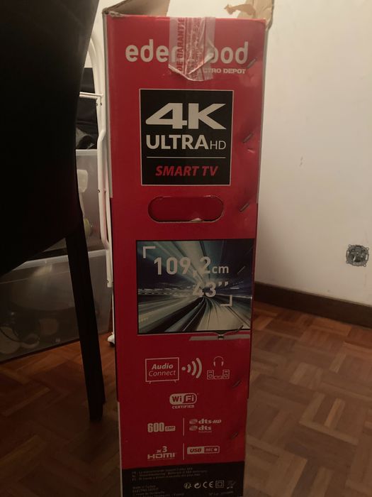 Televisao 4k smart tv 43” 109 cm como nova
