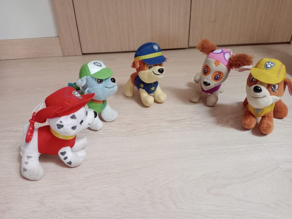 Peluches variados patrulha pata