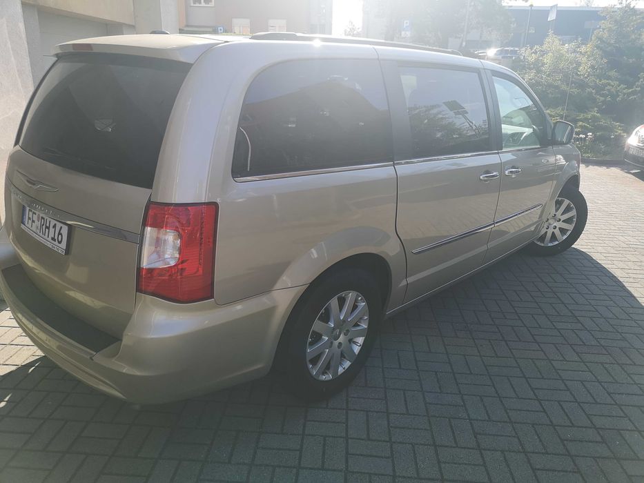 Chrysler Town & Country z LPG, 7 osobowy