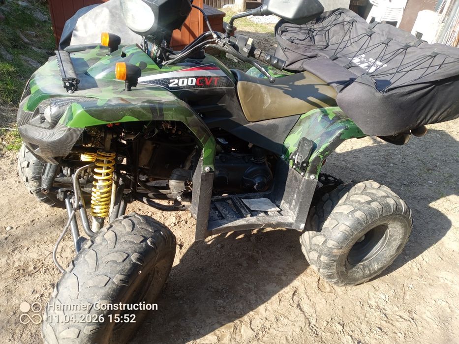 Quad 150 plus dwa kaski