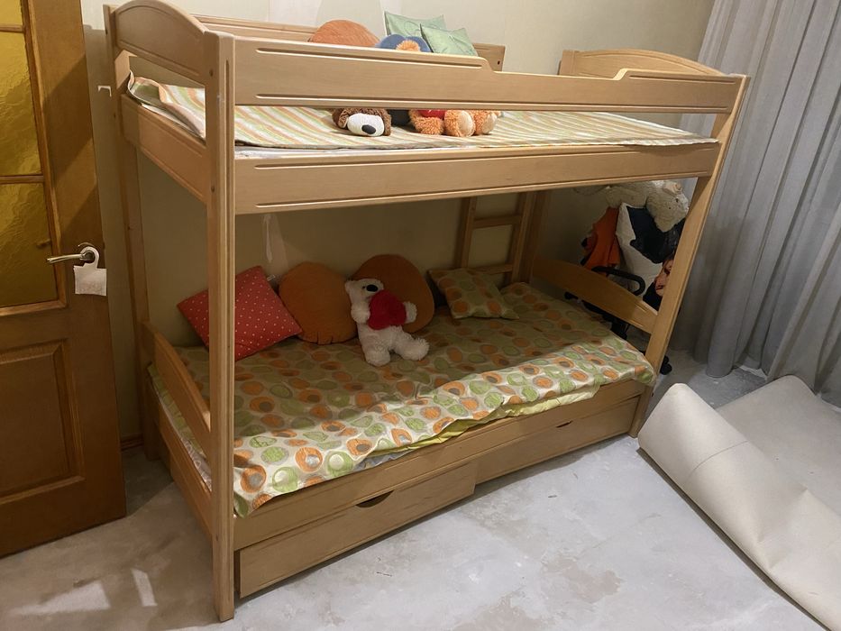 Продам двухъярусную кровать Киев