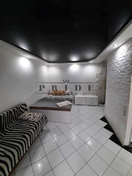 Продається затишна студія 30 м²  6 поверх по вул. Червоної Калини, 4а