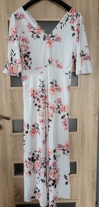 Sukienka w kwiaty