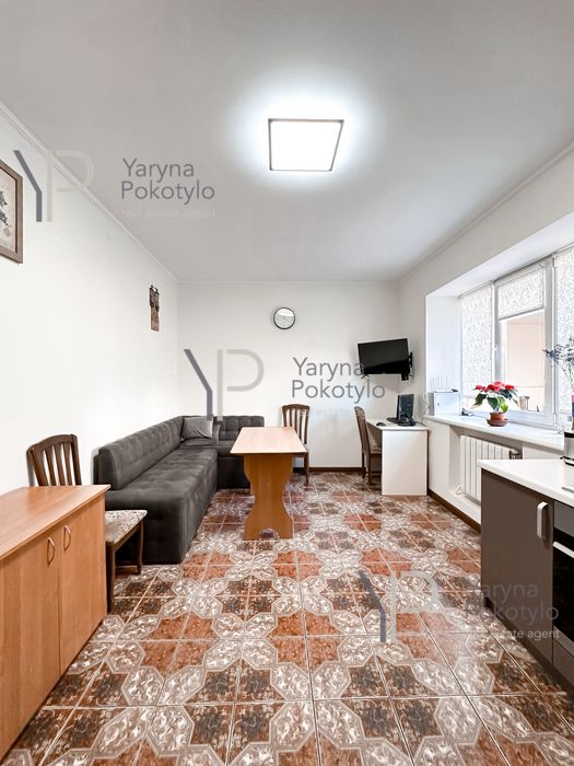 Продаж будинку по вул. Сулими