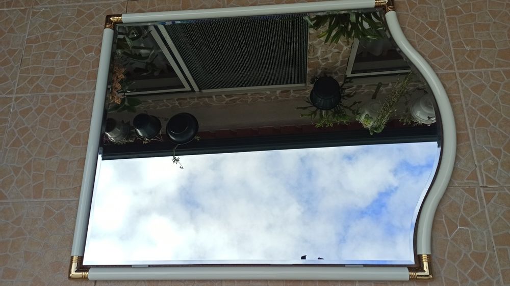 Espelho em bom estado