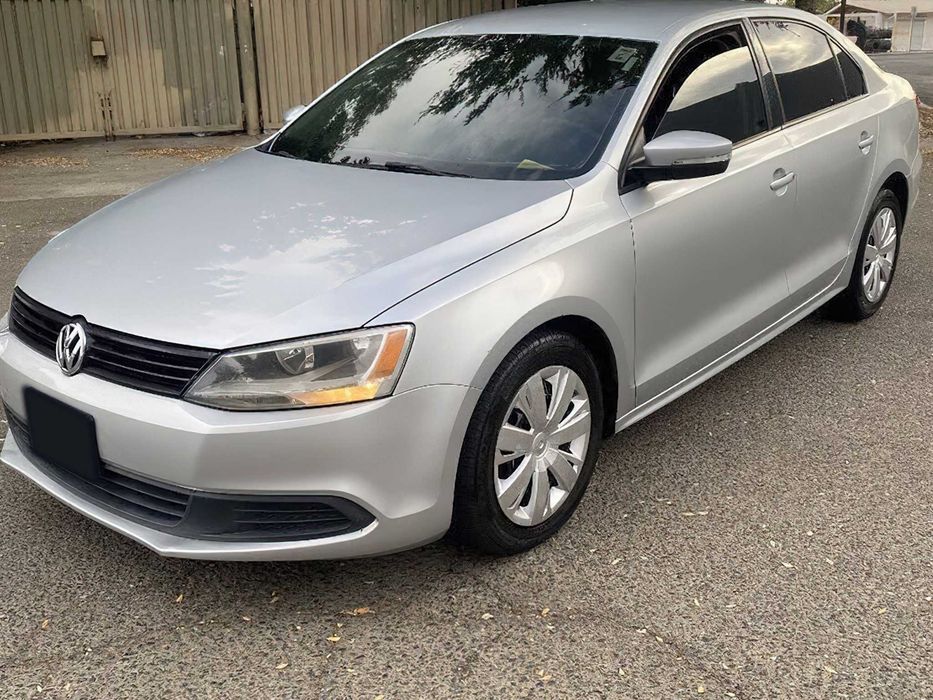 Volkswagen Jetta      2013