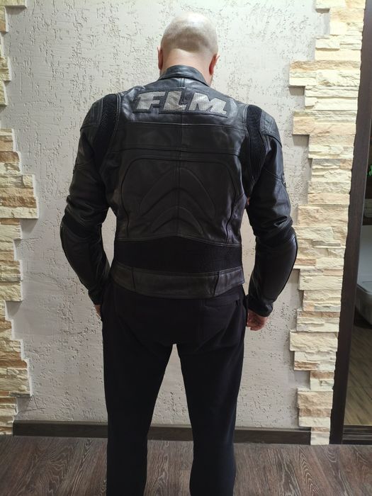 Продаю мото куртку