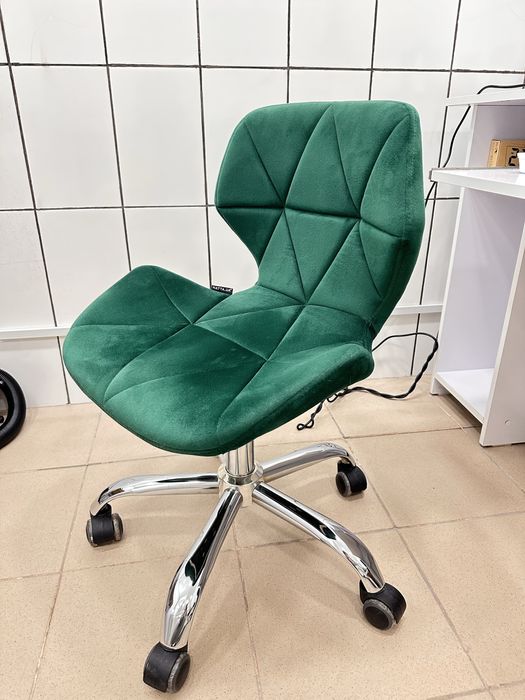 Крісло -стілець мʼяке!