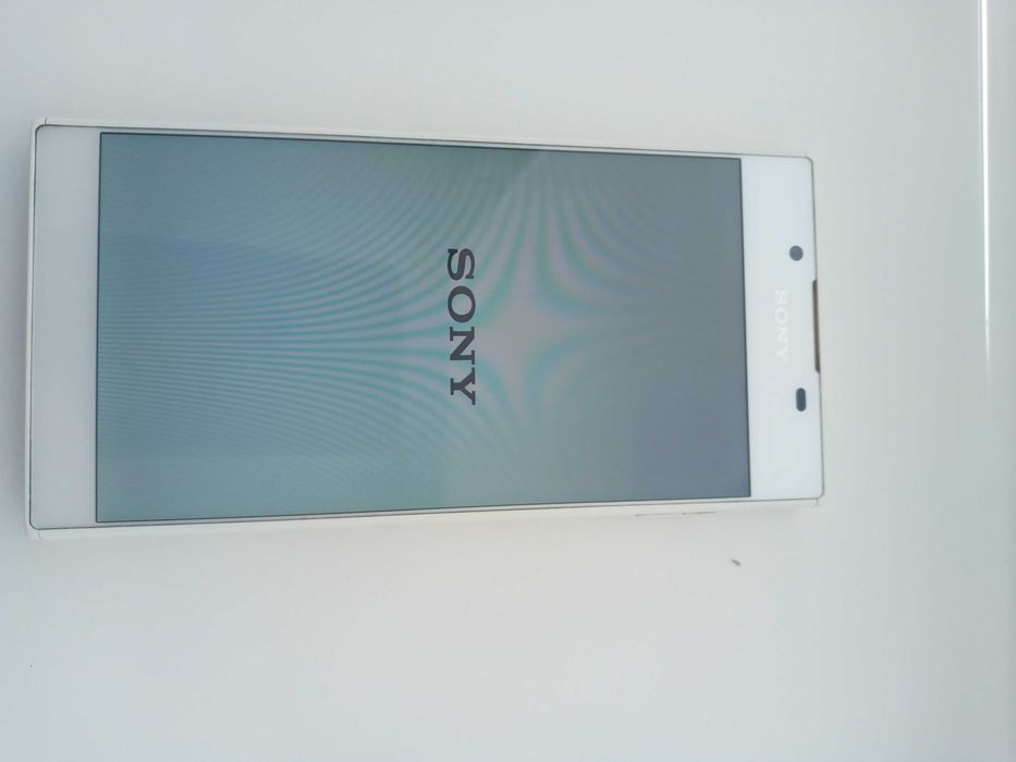 Продам смартфон Sony Experia  g3312