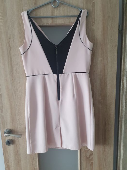 Sukienka prosta w kolorze jasnego różu, Dussi, r. 44