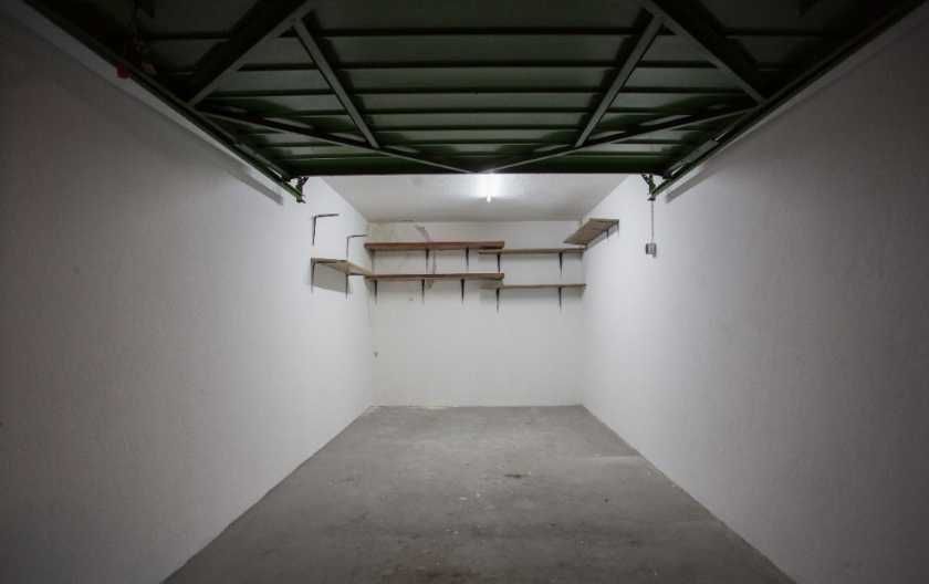 Garagem fechada para arrendar em Vila Nova de Gaia