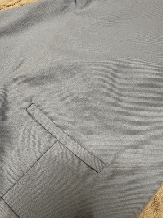 Світло голубий костюм від Mohito