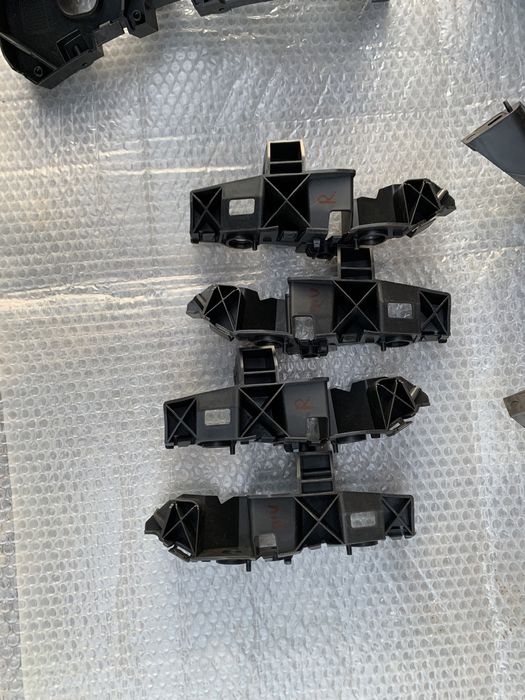 Кріплення кронштейн audi q5 80a