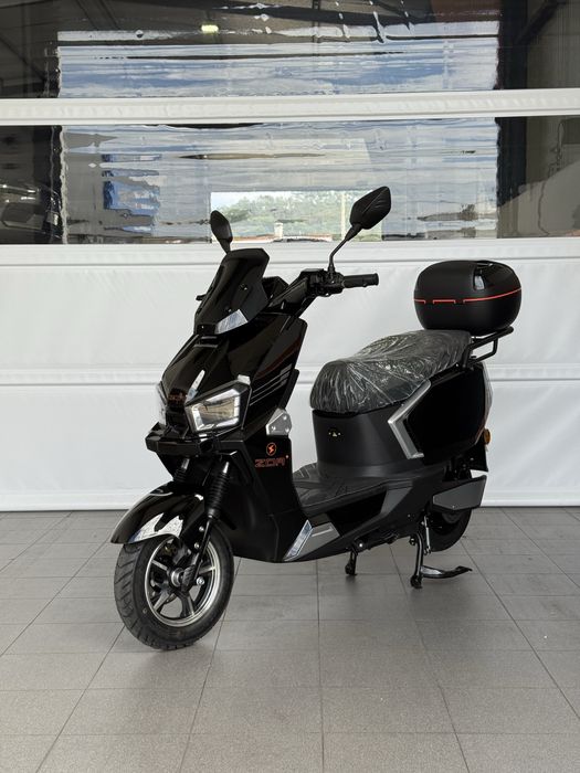 Scooter 100% eletrica , velocipede , bicicleta eletrica