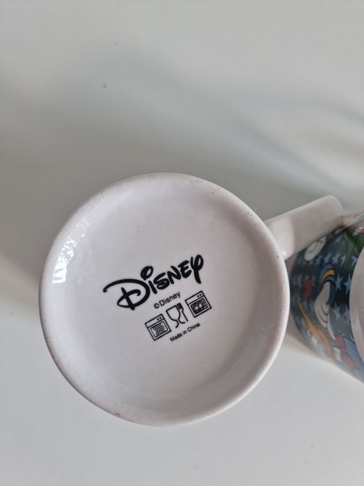 Białe kubki Disney Vintage