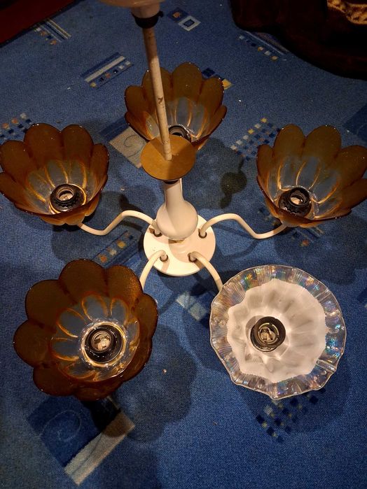 Продам люстру...