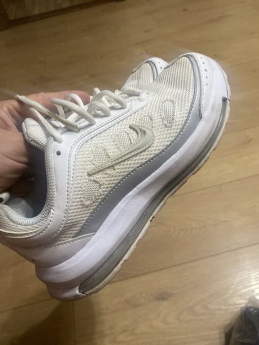 Кросівки жіночі Nike