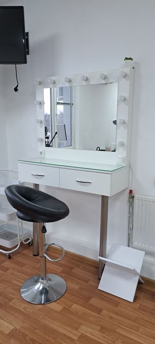 Розпродаж меблів для салону