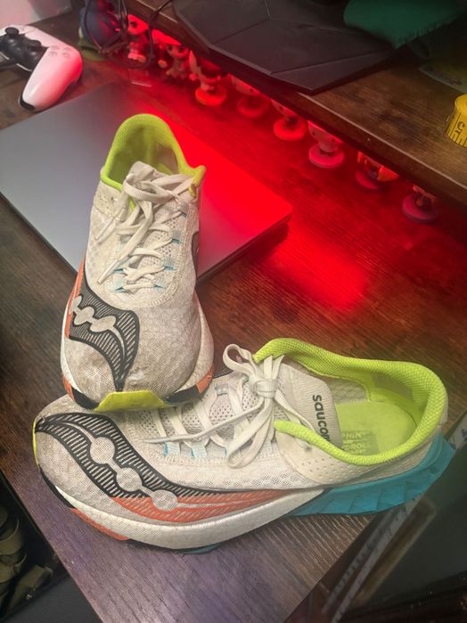 Sapatilhas hyrox saucony endorphin pro4