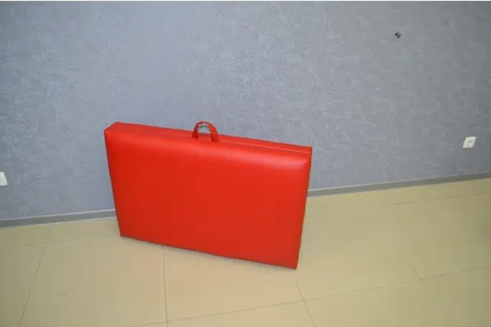 Продам кушетку 2900