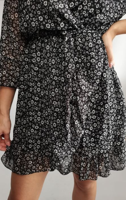 Sukienka z falbanką w drobne kwiatuszki jesień nowa z metką