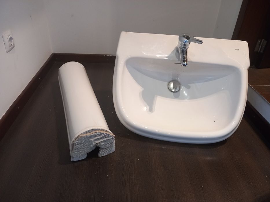 Lavatório wc com coluna