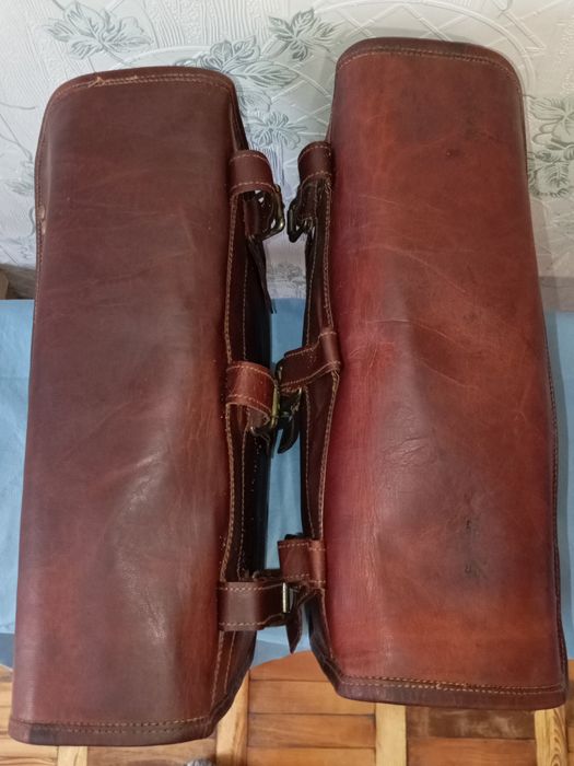 Кофри, підсідельні сумки.  Шкіра натуральна.