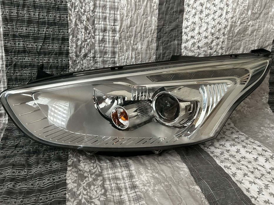 B-max Ford 2012, oryginalne lampy Lewa Prawa, przód