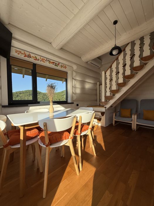 Відпочинок в Карпатах з теплим басейном та гарячим чаном.