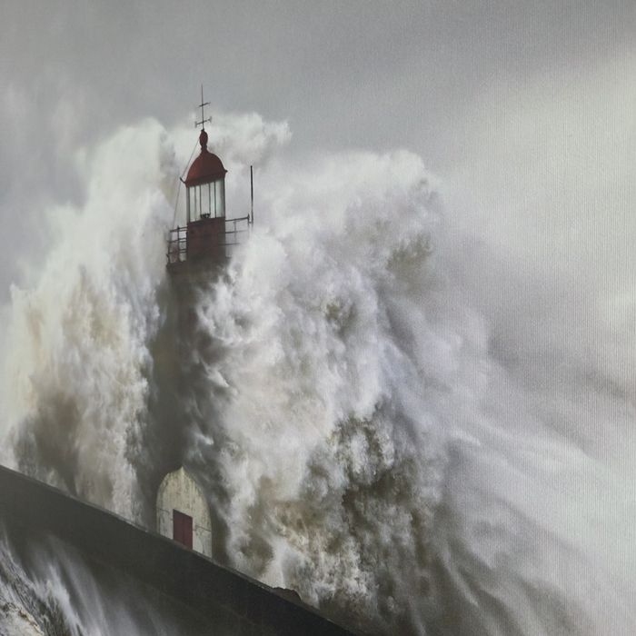 Obraz - latarnia w trakcie sztormu