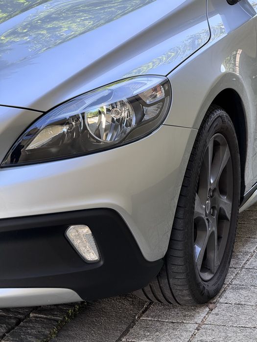 Volvo V40 Cross Country -  106 mil km