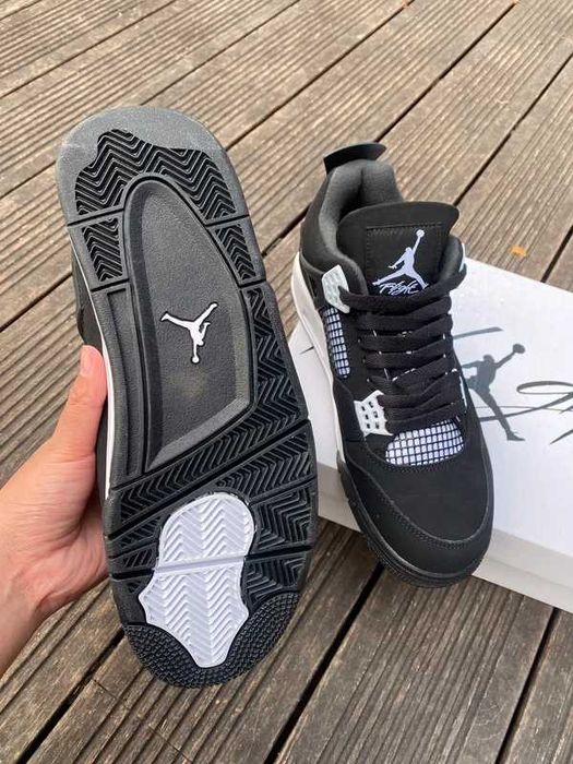 Jordan 4 Retro White Thunder R.40