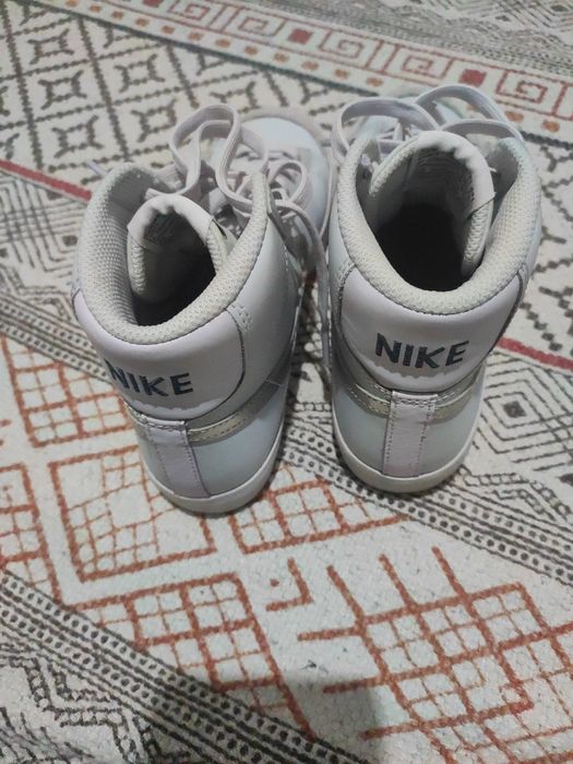 Vendo tênis bota Nike Senhora