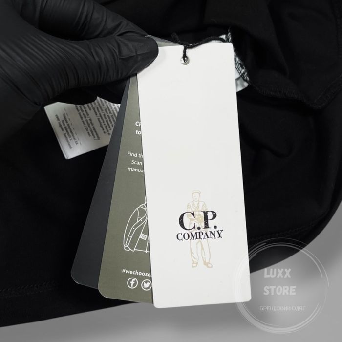 Футболка C.P. Company Metropolis Graphic Badge (C P, CP, сипикомпани)