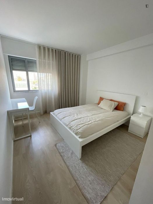 Quarto - localizado em Lumiar Lisbon