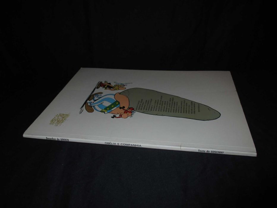 Livro Obélix e Companhia 1ª edição Meribérica capa mole
